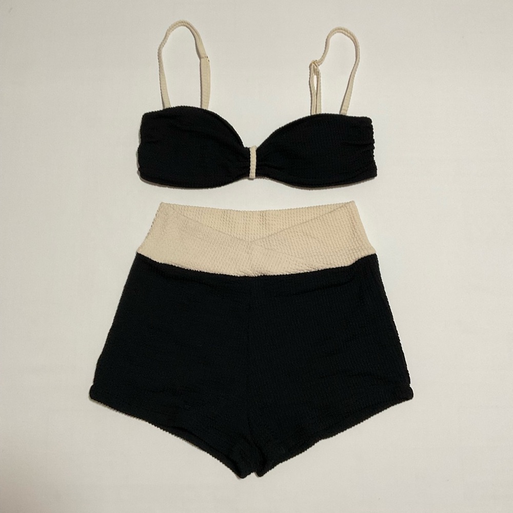 Eight Mermaid Women 2 Piece Swimsuit Size Medium